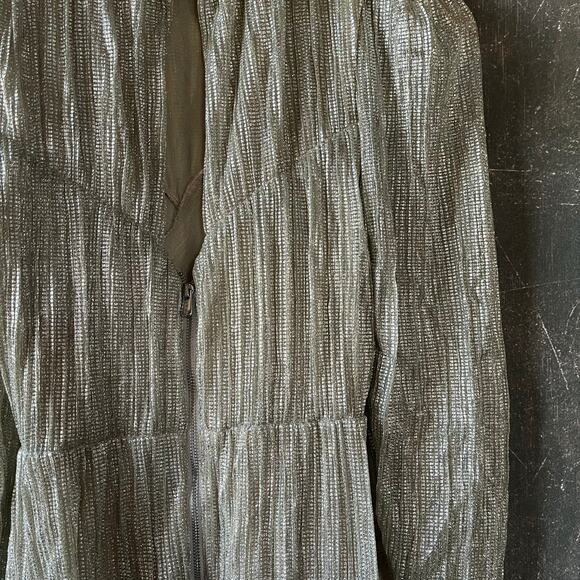 Saylor Saydee Silver Metallic Plisse Jacquard Mock Neck Party Mini Dress Size XS - Picture 8 of 9